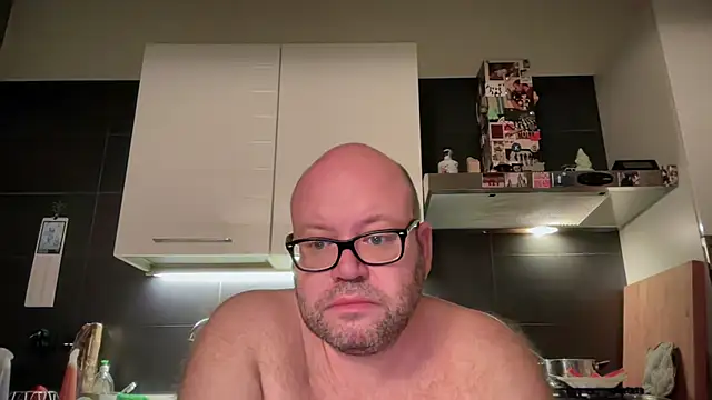 Snapshot of theitalianbear chatting on July 28, 3:02 am theitalianbear online show from July 28, 3:02 am