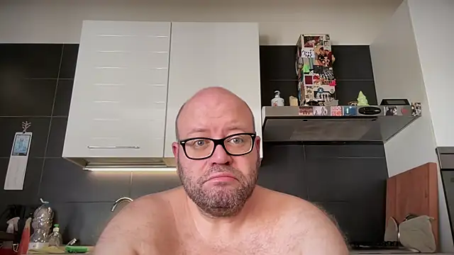 Snapshot of theitalianbear chatting on July 30, 7:29 am theitalianbear online show from July 30, 7:29 am