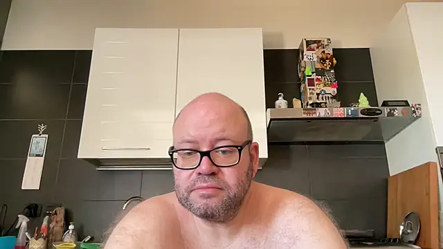 Snapshot of theitalianbear chatting on July 31, 8:47 am theitalianbear online show from July 31, 8:47 am