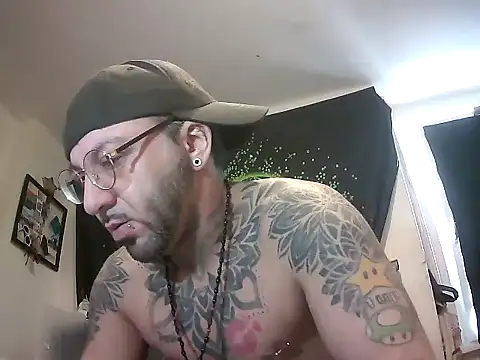 Snapshot of MagicStickBoy chatting on March 12, 10:43 am MagicStickBoy online show from March 12, 10:43 am