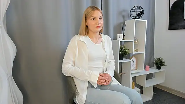 AmiraHofmeister online show from July 27, 10:11 am