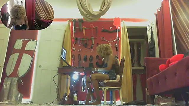 Snapshot of TheMississippiMadame chatting on April 26, 4:54 am TheMississippiMadame online show from April 26, 4:54 am