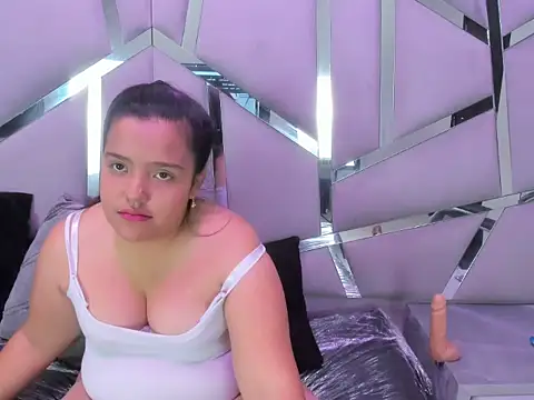 Ivy Aura online show from July 29, 3:54 pm
