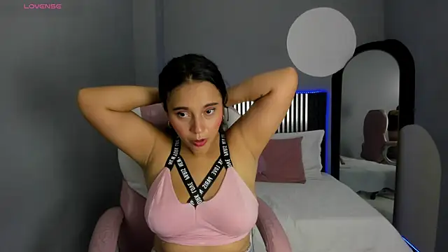 Katlyn Evans  online show from August 4, 2:19 pm