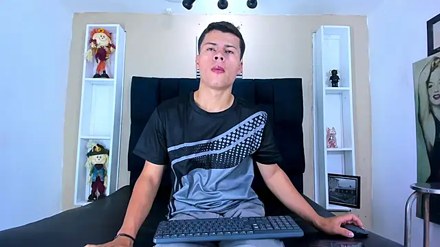 Ethan Brooks  online show from August 1, 7:02 pm