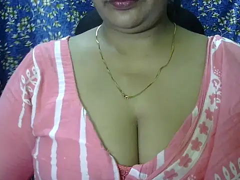 Snapshot of SARITA_03 chatting on July 29, 10:13 am SARITA 03 online show from July 29, 10:13 am
