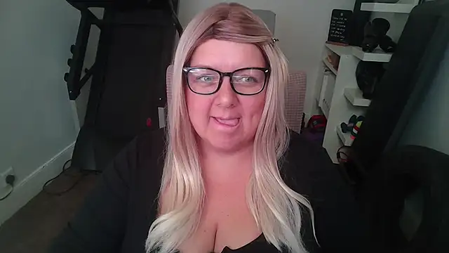 Blonde Exclusive online show from July 31, 10:25 am