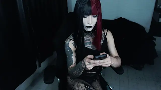 april simons2 online show from May 8, 1:11 am