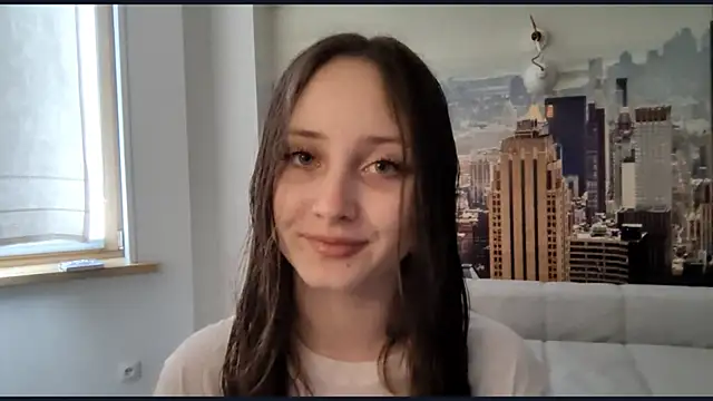 Snapshot of EvaSoShy chatting on August 6, 8:49 am EvaSoShy online show from August 6, 8:49 am