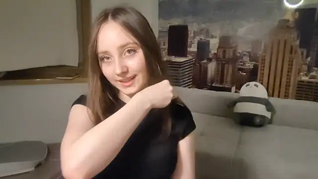 Snapshot of EvaSoShy chatting on August 9, 12:10 pm EvaSoShy online show from August 9, 12:10 pm