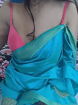 Snapshot of charu_u_r_hot chatting on August 6, 8:38 am charu u r hot online show from August 6, 8:38 am