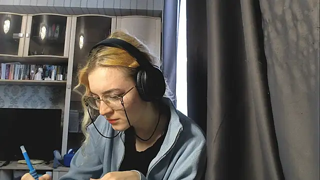 Adelinetre online show from July 30, 3:55 pm