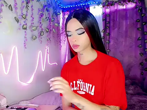 Snapshot of Daisha_26 chatting on August 5, 6:22 pm Daisha 26 online show from August 5, 6:22 pm