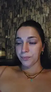 Snapshot of Leila_kisses chatting on August 2, 4:44 am Leila kisses online show from August 2, 4:44 am