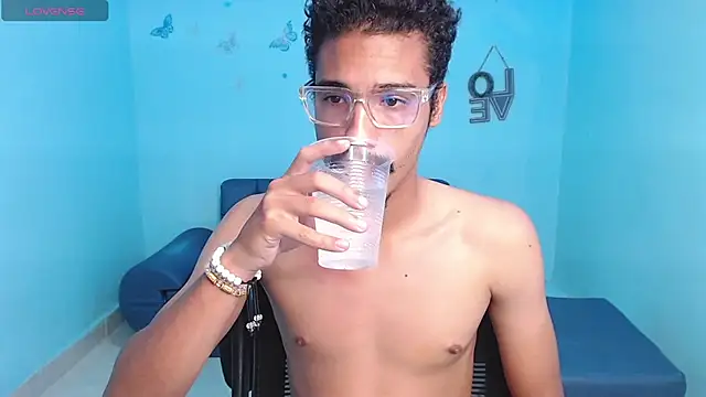 wolf vip  online show from August 3, 8:23 pm