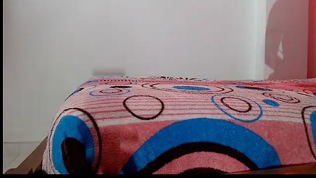 Snapshot of aniitaeyescute chatting on August 4, 2:52 pm aniitaeyescute online show from August 4, 2:52 pm