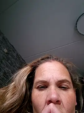 JoyceAndFriends online show from August 2, 6:39 pm
