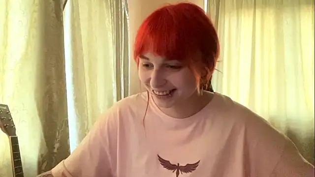 Snapshot of LyndseyCronshaw chatting on August 4, 4:42 pm LyndseyCronshaw online show from August 4, 4:42 pm