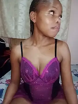 sexySmall52993 online show from August 4, 7:27 pm