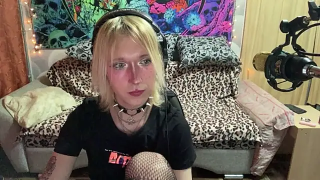 Reboot F5 online show from August 6, 4:09 pm
