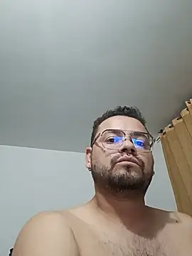LatinDG online show from August 4, 3:43 am