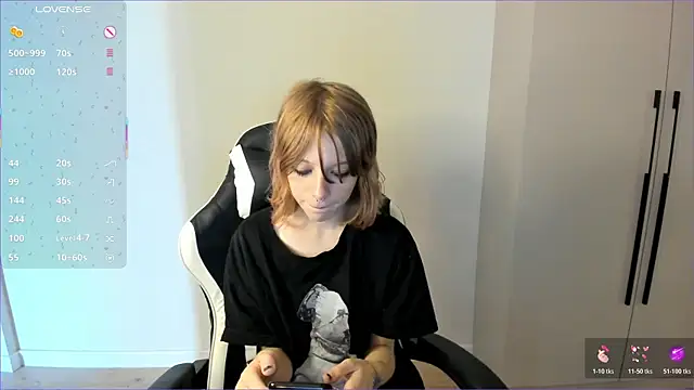 Snapshot of miss_mollysally chatting on August 8, 5:42 am miss mollysally online show from August 8, 5:42 am