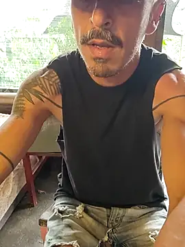 Snapshot of Exhibguy16 chatting on August 6, 9:17 pm Exhibguy16 online show from August 6, 9:17 pm