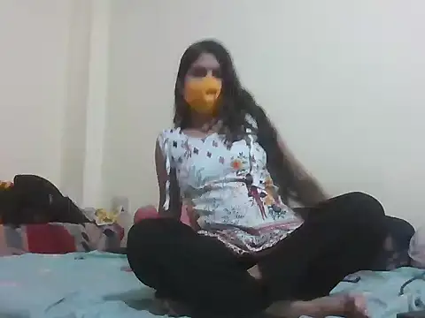 Snapshot of Sexxytannu chatting on August 9, 9:36 am Sexxytannu online show from August 9, 9:36 am