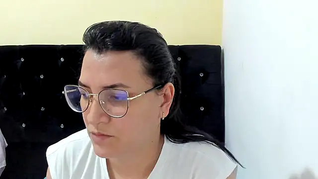 Snapshot of MARILYN_GARCIA chatting on January 6, 12:16 am MARILYN GARCIA online show from January 6, 12:16 am