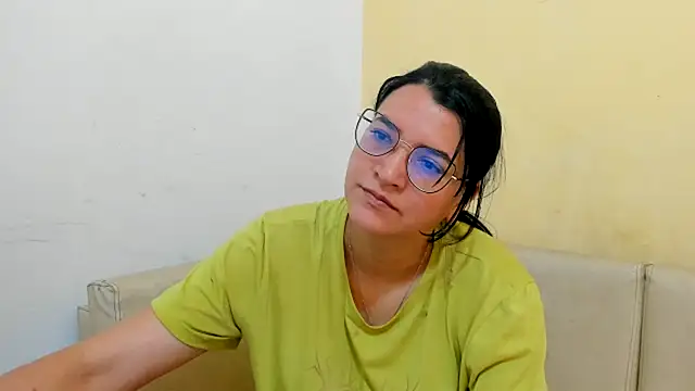 MARILYN GARCIA online show from May 12, 4:04 pm
