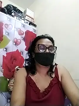 Snapshot of dipikadas34340 chatting on August 5, 8:55 pm dipikadas34340 online show from August 5, 8:55 pm