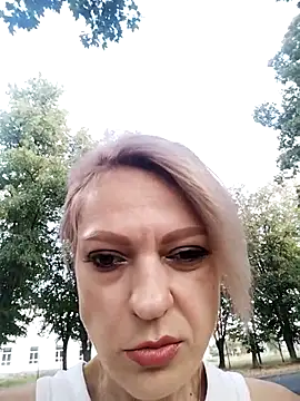 JessieDens online show from August 7, 2:41 pm