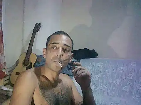 Snapshot of latinound chatting on August 7, 8:55 pm latinound online show from August 7, 8:55 pm