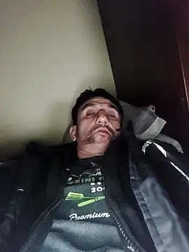 Snapshot of kudrika222 chatting on November 15, 1:14 am kudrika222 online show from November 15, 1:14 am