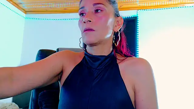  thamara25 online show from March 11, 11:33 pm