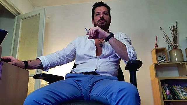 Snapshot of ChrisKox chatting on April 28, 5:40 pm ChrisKox online show from April 28, 5:40 pm