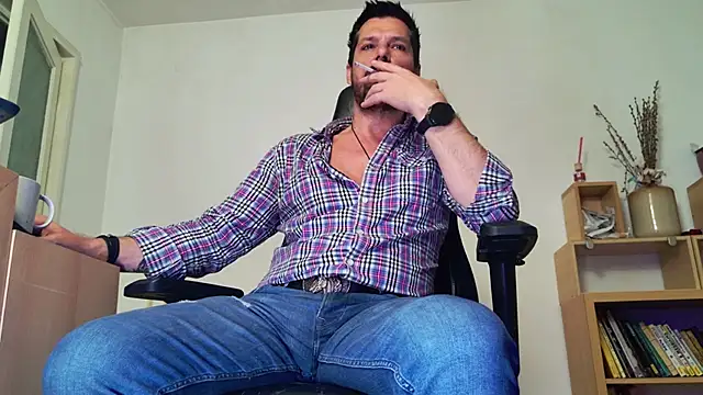 Snapshot of ChrisKox chatting on April 30, 9:52 pm ChrisKox online show from April 30, 9:52 pm