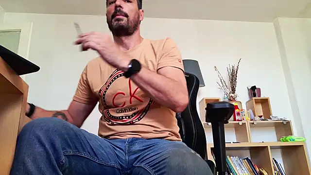Snapshot of ChrisKox chatting on May 29, 9:51 am ChrisKox online show from May 29, 9:51 am