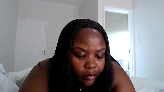 xBUSTY CANDYx online show from April 15, 11:17 am