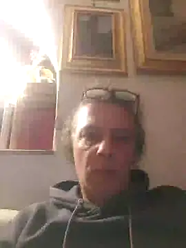 Snapshot of gianlux128bis chatting on December 18, 8:57 pm gianlux128bis online show from December 18, 8:57 pm