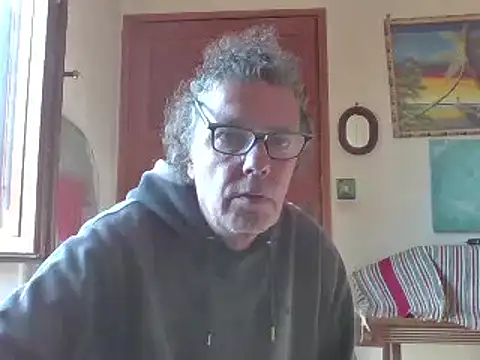 Snapshot of gianlux128bis chatting on February 4, 12:00 pm gianlux128bis online show from February 4, 12:00 pm