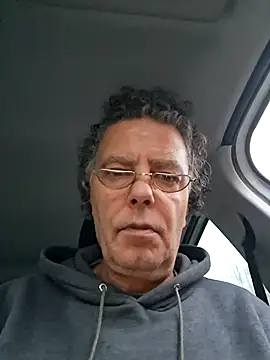 Snapshot of gianlux128bis chatting on January 6, 3:49 pm gianlux128bis online show from January 6, 3:49 pm