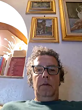 Snapshot of gianlux128bis chatting on June 1, 7:48 pm gianlux128bis online show from June 1, 7:48 pm