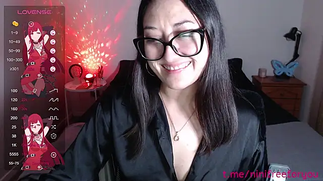 Snapshot of Ninimoon chatting on September 11, 5:18 am Ninimoon online show from September 11, 5:18 am