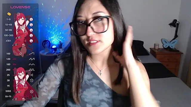 Snapshot of Ninimoon chatting on October 6, 5:05 am Ninimoon online show from October 6, 5:05 am