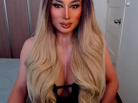 Snapshot of yourmistressofevil69 chatting on July 13, 4:04 am yourmistressofevil69 online show from July 13, 4:04 am