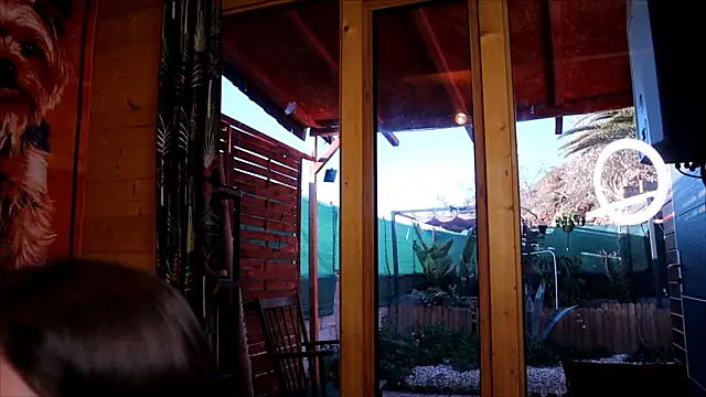 Snapshot of LittleMe97 chatting on February 15, 8:35 am LittleMe97 online show from February 15, 8:35 am