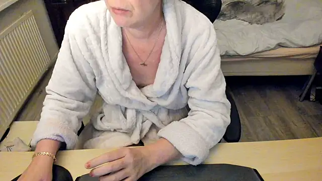 Snapshot of minoesje37 chatting on January 8, 8:50 pm minoesje37 online show from January 8, 8:50 pm