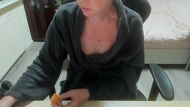 minoesje37 online show from March 14, 8:25 pm