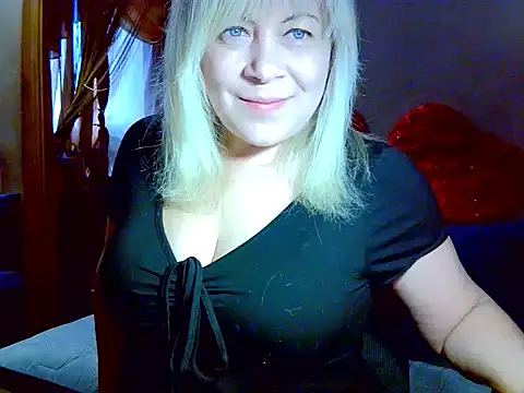 Snapshot of AgoniA7 chatting on April 24, 3:20 am AgoniA7 online show from April 24, 3:20 am
